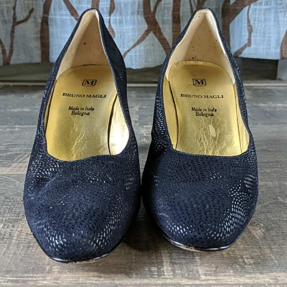 Bruno Magli Navy Blue Leather Textured Heels BX187 - Picture 4 of 11